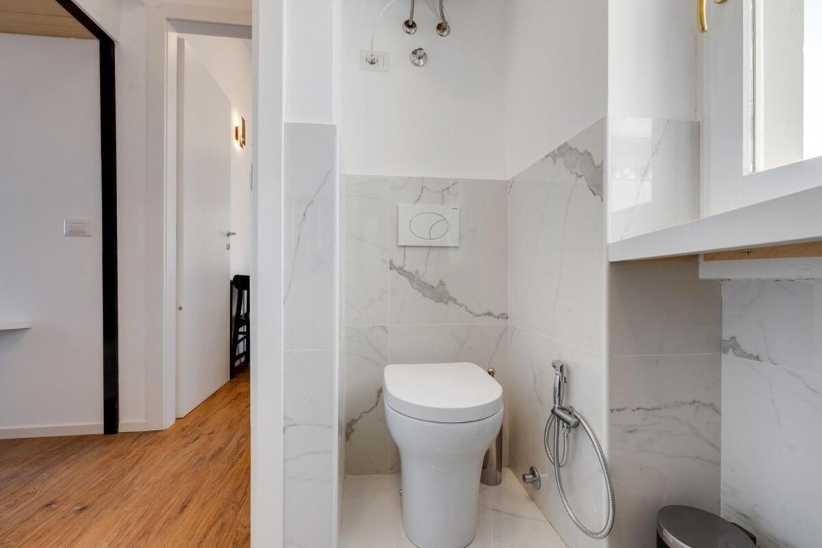Homeby, Cozy Penthouse Apartment Mailand Exterior foto